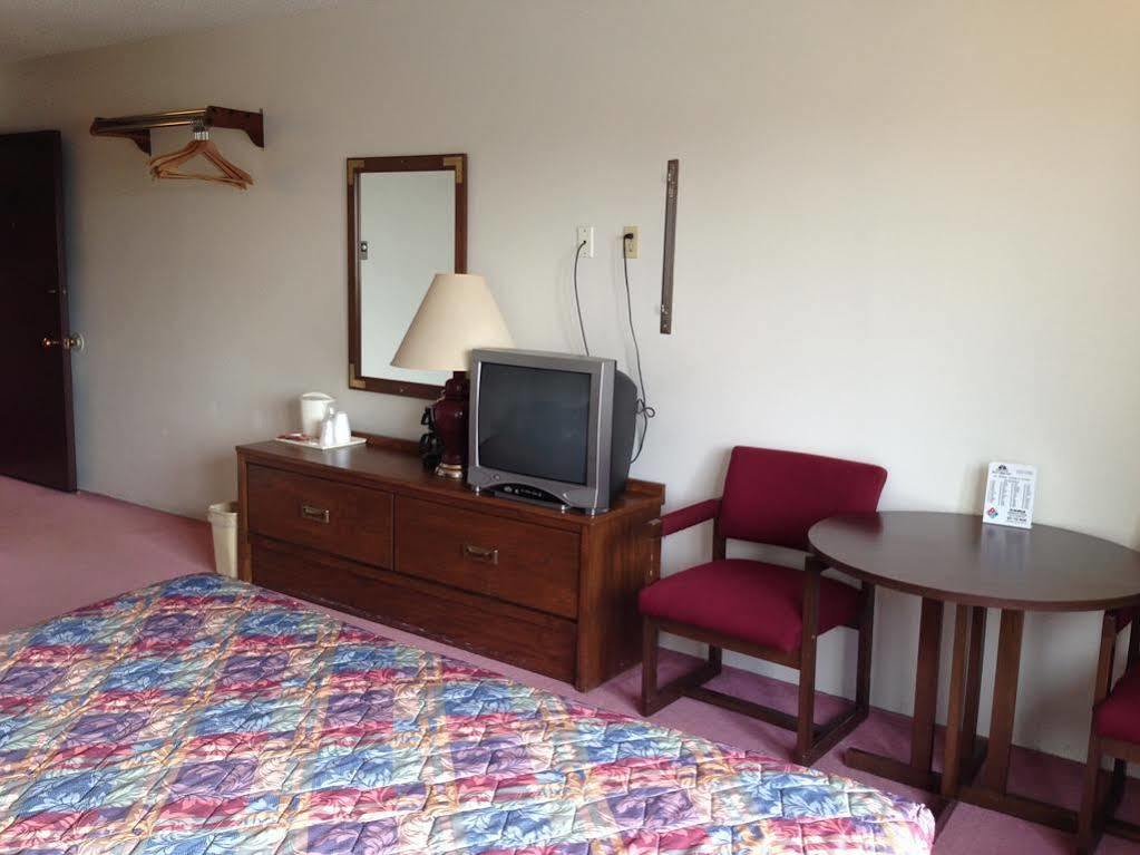 Americas Best Value Inn Laramie Buitenkant foto